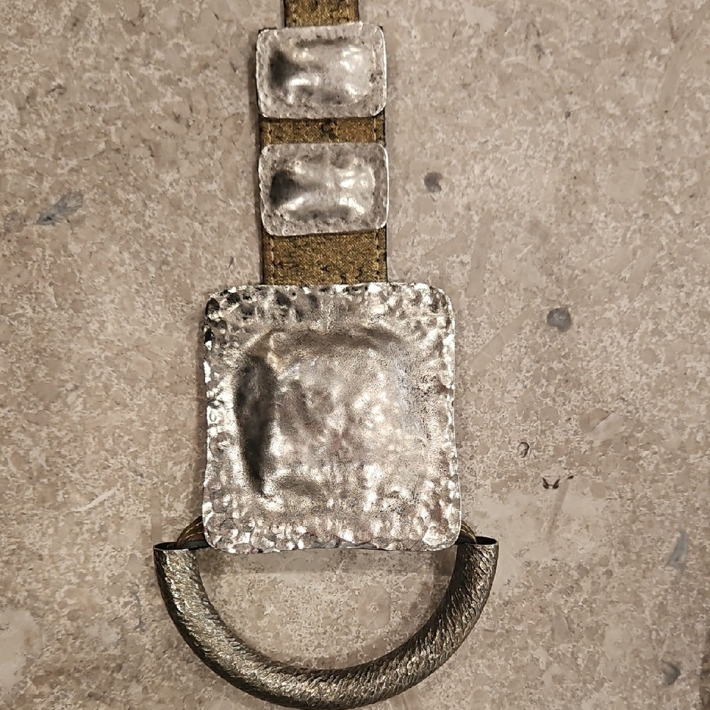 Silver and Black Women's Belt - Picture 2 of 7